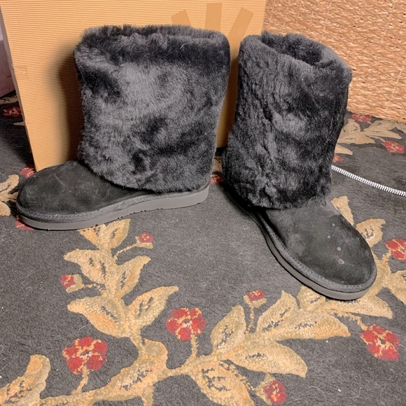 UGG Australia Patten Boots - Picture 4 of 5
